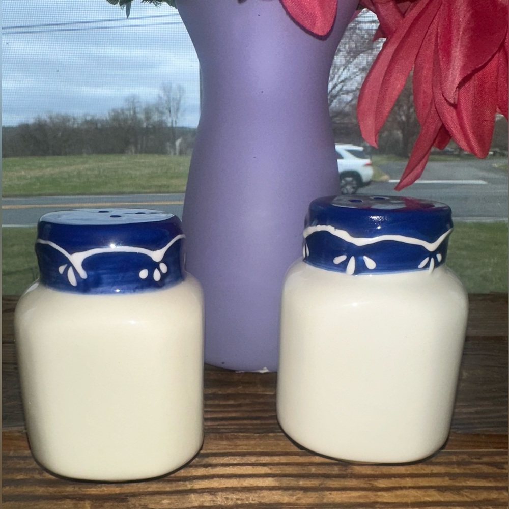 Lemon Design Salt and Pepper Shakers ~ New - Picture 5 of 6
